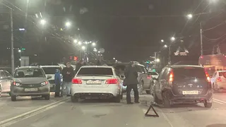 В ДТП с 5 машинами на Московском шоссе в Рязани пострадал 36-летний мужчина