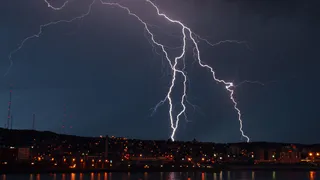 Ужасные ливни, грозы и +35 градусов жары: синоптики предупредили россиян о сумасшедшей погоде в июне 2024