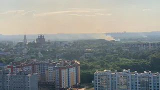 В районе Северной окружной дороги загорелась трава