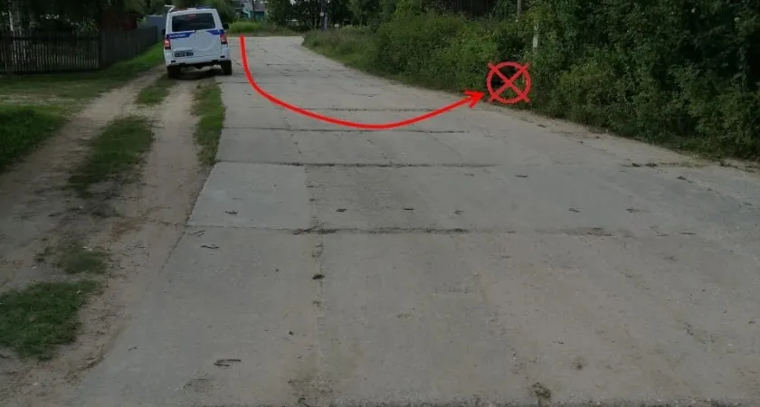 В Коми несовершеннолетний водитель питбайка врезался в бетонный столб