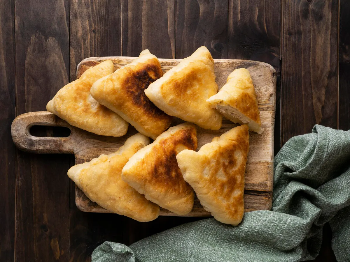 Взбиваем картофель с яйцом — и целая гора вкуснятины на ужин готова: домашних за уши не оттащить