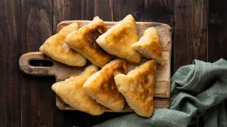 Взбиваем картофель с яйцом — и целая гора вкуснятины на ужин готова: домашних за уши не оттащить