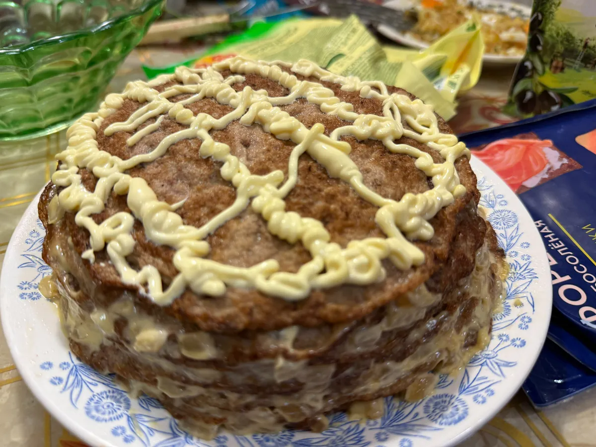 Салат «Каприз». Готовлю на праздники с запасом, расходится на ура, гости оценят и будут просить рецепт