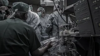 Рязанский врач будет отвечать перед судом за нелегальную операцию