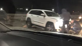 На мосту на Спортивной столкнулись сразу три автомобиля