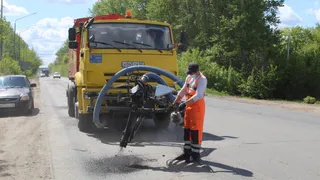 Дорожники осваивают новые технологии: ямы в Рязани будут латать патчером