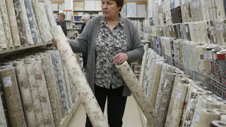 Клеить обои сегодня стыдно: чем в Европе отделывают стены вместо рулонов