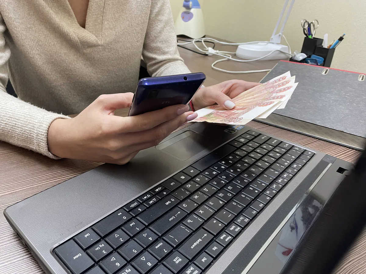 Житель Магнитогорска остался без денег, когда решил продать телефон