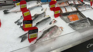 В Рязани мать и дочь украли в супермаркете форель