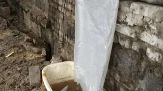 "Дожди стали для нас кошмаром" - жительница улицы Медицинской о разобранной крыше жилого дома