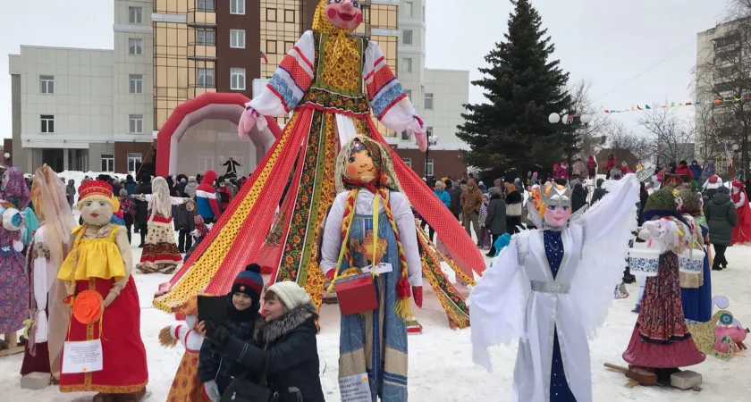 Сегодня в Магнитогорске дважды сожгут чучело Масленицы