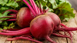 Перестала варить свеклу на салаты: друг повар научил готовить свеклу вкуснее и проще, как они у себя в ресторане готовят