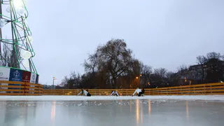На Лыбедском бульваре открыли каток