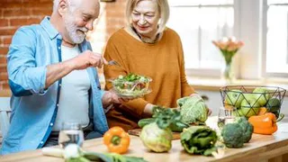 Названы овощи, которые могут принести пенсионерам больше вреда, чем пользы