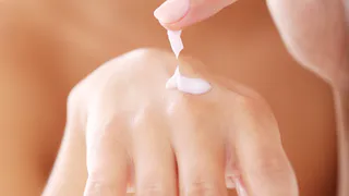 Топ 3 лучших кремов против возрастных морщин: всем по карману, а эффект как от ботокса