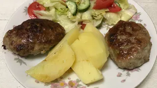 Добавляю щепотку соды в фарш и не нарадуюсь своей хитрости: от котлет вся семья в восторге