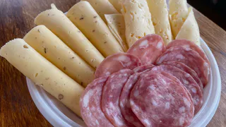 Купил в "Чижике" сыр "Дружба" и проверил его на качество и вкус. Сделал честный обзор, берите на заметку