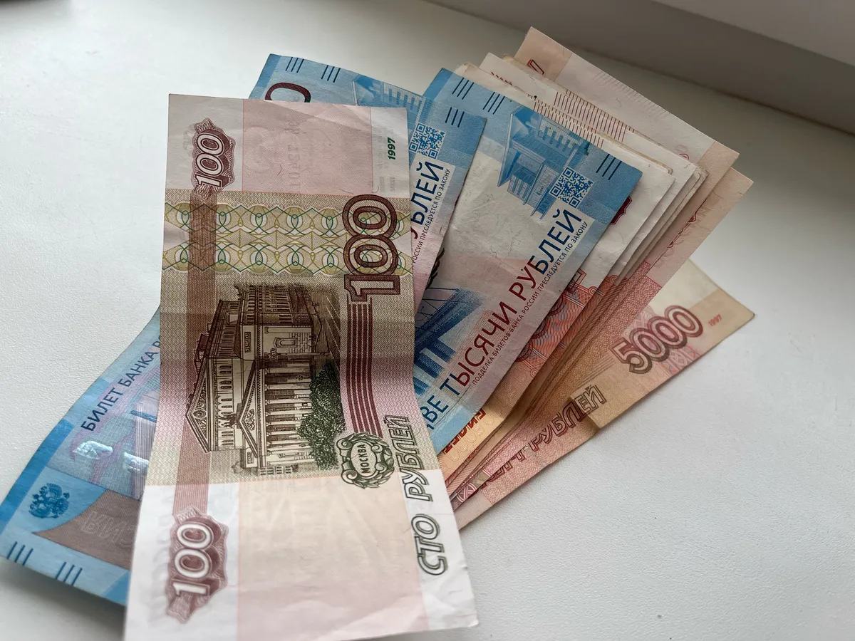 Жительница Хабаровского края взяла с пенсионерки деньги якобы для снятия порчи