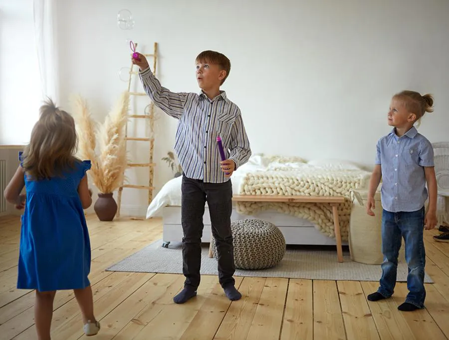 Семьям с тремя детьми предложено давать бесплатную квартиру