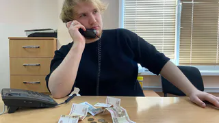 Интимные мошенники отобрали деньги у жителя Коми