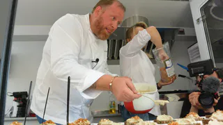 Как Константин Ивлев готовил паштет из рязанского кролика: фоторепортаж