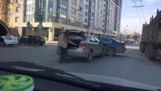 Прямо в бок: на Вокзальной не поделили перекресток "БМВ" и "Фольксваген"