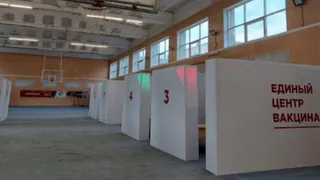 Нет места спорту: фото школьного спортзала в Рязани, где разместили прививочный пункт