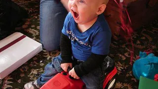 Даешь каждому ребенку по подарку!