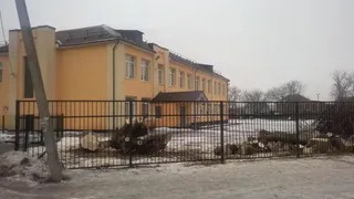 В Рязани на улице Интернациональной спилили деревья возле спортшколы