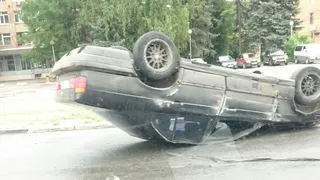 На Московском шоссе перевернулся BMW. Комментарии полиции и очевидцев