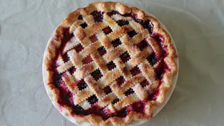 Когда невмоготу, как хочется сладкого, я делаю постный пирог по этому рецепту — жалею только, что раньше не знала о нем