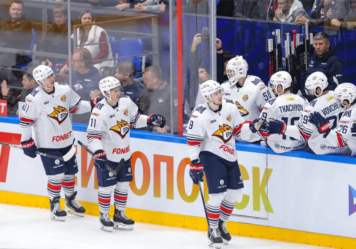 Магнитогорский "Металлург" уступил петербургскому СКА в гостевом матче КХЛ