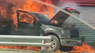 В Рязанском районе на трассе загорелся автомобиль