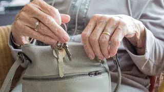 Российский специалист дал список профессий с высоким риском прогрессии деменции