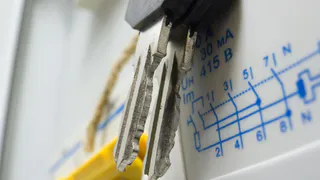 По 7 500 рублей с квартиры: новое правило для каждого, у кого установлены счетчики ЖКХ