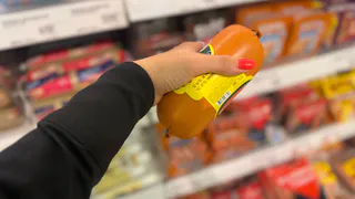 Сравнил белорусскую варёную колбасу с российской: цена одна, а качество разное - вот в чем разница