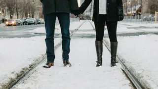 Всего 5 минут — и зимние сапоги перестали скользить: жена сказала, что это лучший мой подарок ей, проверенный способ