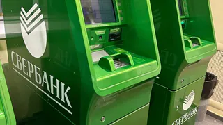 Затронет каждого, кто снимает деньги в банкоматах: Сбербанк предупредил о нововведении