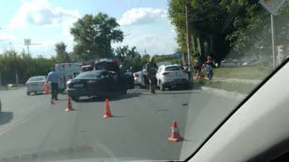 Груда металлолома: на Спортивной три автомобиля врезались друг в друга