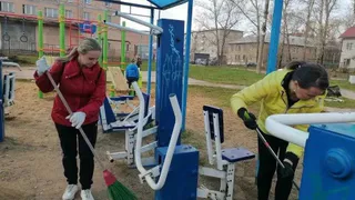 Жители Рязани объединились на субботниках в Добром сквере и Солотче