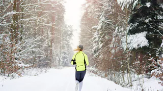 Намочите тампон и 2 раза протрите подмышки – полностью блокирует запах пота на весь день