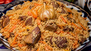Кладу на рис 2 кусочка – и плов получается рассыпчатым: не липкая каша, а ресторанное блюдо – намного вкуснее, чем в Узбекистане