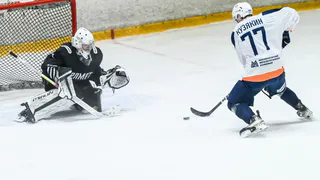 Магнитогорский хоккейный клуб вышел на первое место в чемпионате ВХЛ после разгромной победы над алтайским "Динамо"