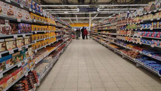 Отныне картой в магазинах не расплачиваюсь: оказалось, все это время переплачивала и "Пятерочке", и "Магниту"