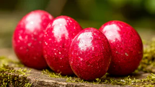 Свеклой и луковой шелухой теперь не крашу: яркие, словно рубин, яйца на Пасху — без уксуса и заморочек