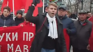 Брянские коммунисты побывали на шествии  в честь 100-летия революции  в Москве (Видео)