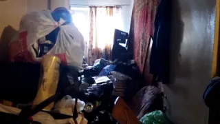 На Южном Урале спасли бабушку, которую в коридоре квартиры придавило хламом и оконным стеклом