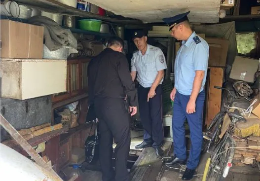 В Чувашии двое мужчин погибли при откачке воды из погреба
