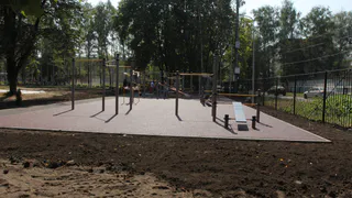 В школах Рязани создали безопасные площадки для игр и спорта