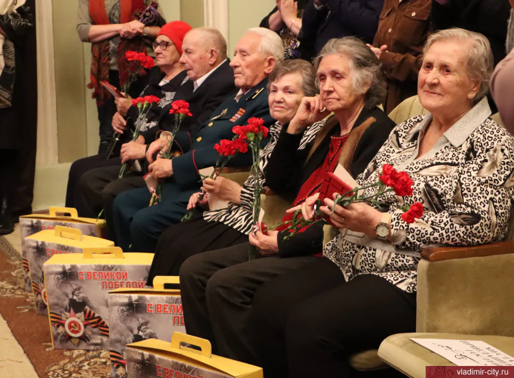 Во Владимире ветеранов Великой Отечественной войны наградили медалью «80 лет Победы»